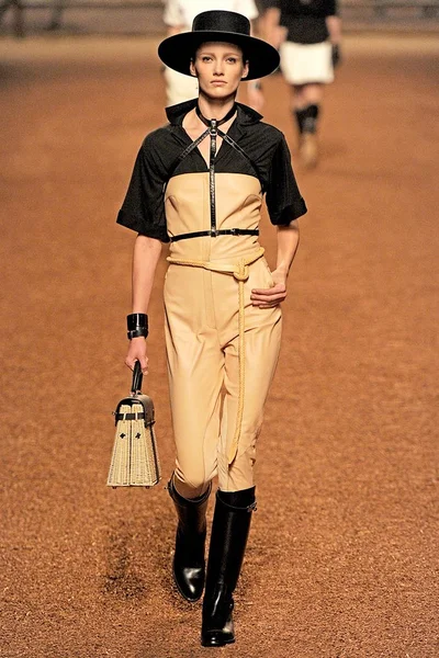 Look 7